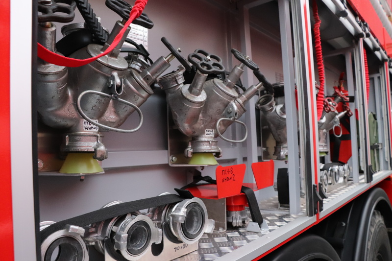 Рязанские огнеборцы получили три новых пожарно-спасательных автомобиля